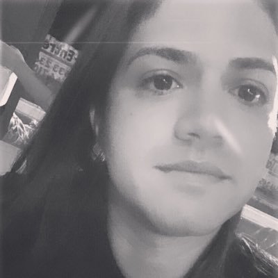 O que me torna diferente das outras pessoas não são os erros que eu cometo e sim as decisões que eu tomo! Duvide do destino, acredite em você! ∞