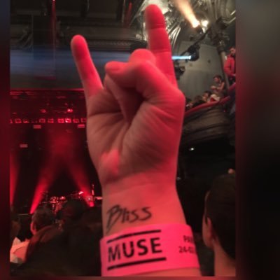 Babounetia's profile picture. I want to touch the other side 🤘🏼