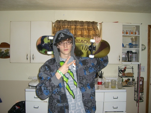love baseball (Atlanta Braves), WWE, ps3, music (metal, rap/hiphop, rock, mostly metal tho :P).
