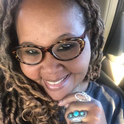 .....MS COGIC Sistah, teacher, Entrepreneur, difference-maker, mother of Jay, widow to Anthony, Lil' sis to 13, Auntie to 30+, #ThatCrazyJewelryLady