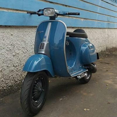 dotbedhot's profile picture. loveGod_loveMom_loVespa_loVW