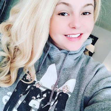 JullianaGrifel's profile picture. 