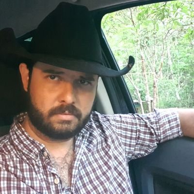 Fala moçada que tem o jeitão de cowboy! Sou Celen Andrade e vivo na cidade e amo a vida no campo! levo conteúdo pra vcs no YouTube canal Jeitão de Cowboy!