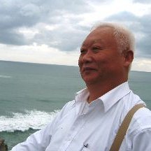 suoluomen2007's profile picture. CHEN ERJIN（陳泱潮），中國雲南宣威人。【上帝之道-人權-靈本主義】及宗教政治學創立者。政治學代表作《特權論》https://t.co/oliTpjQTmj。受造物主上帝之命，執筆撰寫之中文原創聖經續篇 《恒約》