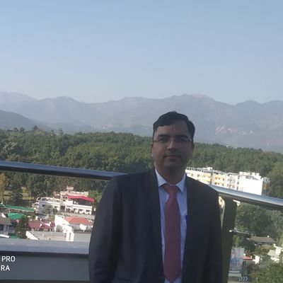 chuttani_varun's profile picture. life is too small let's enjoy