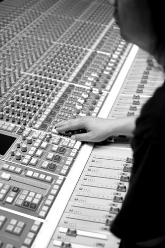 mi5a3zu0's profile picture. ミキサーズ ラボ代表。Recording Engineer。好きなものは、お酒、Macintosh、写真、Golf、Music、&チャーミングな人。