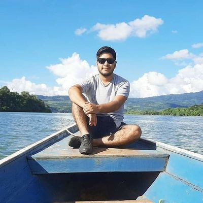 Chiclayano-baguino/ Sociólogo.
Activista por los derechos humanos.