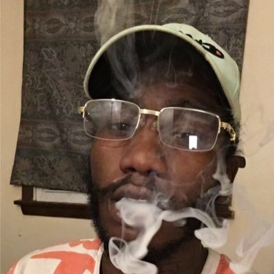 I’m 6’4 Chocolate #Stoner #Tatted ALWAYS Dolo & Layed Back 🏌🏾♂️🤙🏾 Chase 🏃🏾♂️ A Bag 💰AMOSC: toomuch-247 Follow Me On Ig: 650_Blue