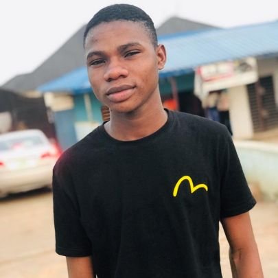Azeela13's profile picture. Blessed Fingers 🙌