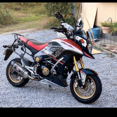 Geo Grom Adventure完成しました 安価なフェンダーレスキットを逆さまに取り付けてナビゲーションタワー風に リアboxを防水バックにして積載も問題なし 明日からの通勤が楽しくなりそうです