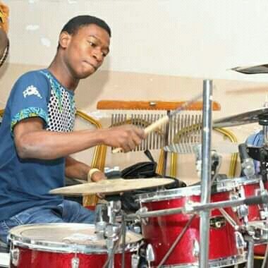 am a drummer nd a civil engineer to be.. love to have fun