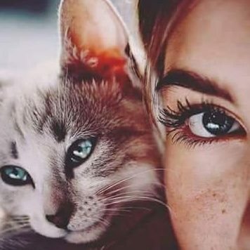 يا صديقي ، إن قلوب الناس مُكتظة بأمورٍ يجهلها حتى أعز الأقرباء ، فكن لطيفاً