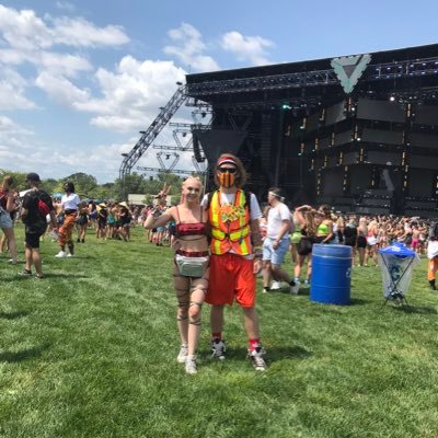 PLUR/kandi fanatic/🇨🇦/headbanger/wandering wook