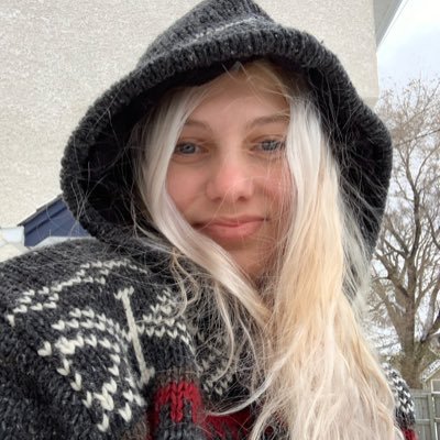 Lynaya_B's profile picture. 