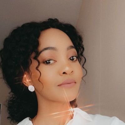 cherrylmojapelo's profile picture. IG @cherrylmojapelo 
A Creative Leader
