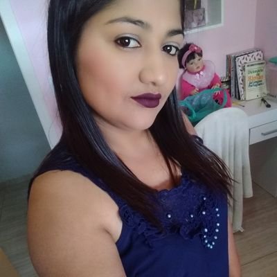 sou uma pessoa amiga,sincera e sensível!adoro ler,dormir e trabalhar! amo muito a minha filha geovana!!!!