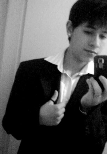 KapuhZ's profile picture. Eu sou apaixonado pela minha best, a @malujcruz_ e ela me ama muito. =)