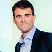 Helping companies succeed in capital markets over time. Ex. Elkem ex. basic materials/renewable financial journalist. @CBScph MSc alumn.