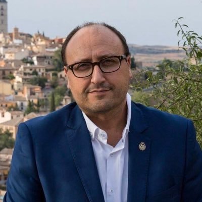 Interesado un poco por todo! Politólogo cuando me dejan. Santacrucero.