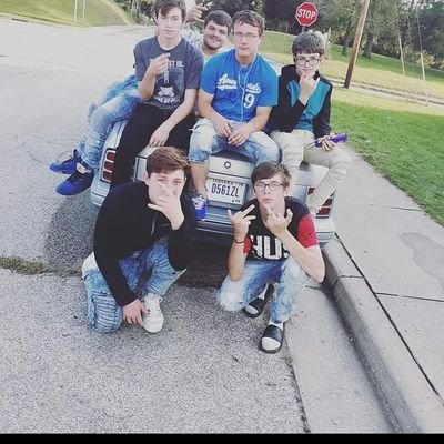 DakotaH39298880's profile picture. single 🎧