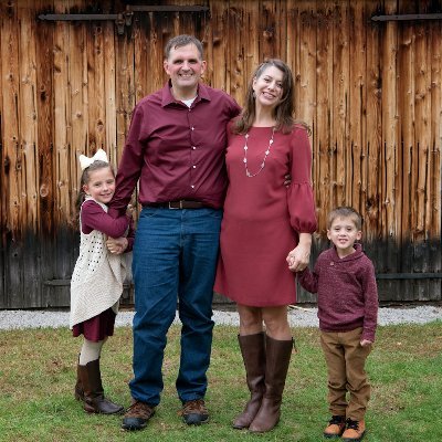 Thurston Middle School Assistant Principal. Mother of two. Lover of words, books, cats, travel, running, and the arts. @cofc, @middlebury, and @hgse alum.