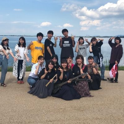 千里金蘭大学軽音楽部です🎸 関西フォークソング連盟という4大学が入っている団体に所属してます!初心者大歓迎!見学も、体験入部もやってるので気になった方はDMお待ちしてます!☺️ インスタのフォローも待ってます!