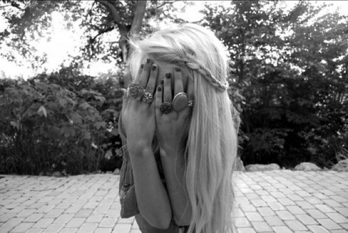 isssyyy's profile picture. 16, sydney, beaches, surfing, movies, makeup, stars, reggae