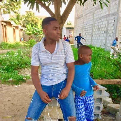 FranckE79144572's profile picture. Jeune entrepreneur dynamique !!💪💪💪