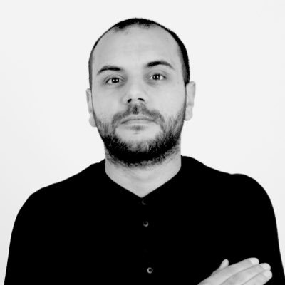 ▫️Studying UX/UI Design ▫️Creative Consultant ▫️Curator @mineralsforthemind ▫️#digital #tech