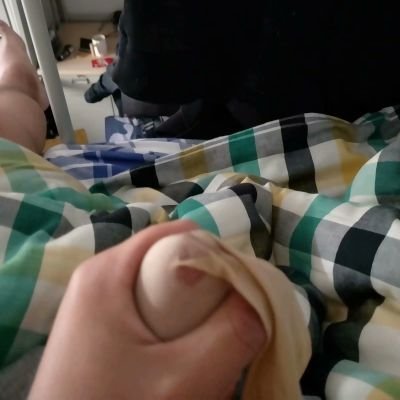 whosyou42206880's profile picture. 人前正经设计师，人后性瘾变态患者，早晚反差男。