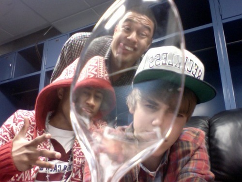 TheBieberSpoons's profile picture. Justin Bieber is the definition of perfection, your argument is invalid. He's been my idol and inspiration for 2 years and I'll continue to support him forever.