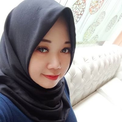 Lulu_Syamsuardi's profile picture. I'm Psychology| I'm just ordinary people| Keep slowly| I like yellow lily so fabolous| (˘⌣˘)