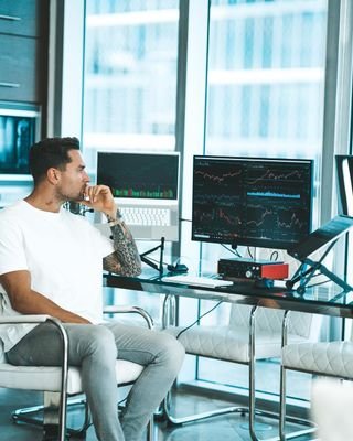 FMarcsu's profile picture. 🔜Trading Account manager
▪forex Trading Expert📊
▪Binary options📈
▪Bitcoin miner💰💷💵
▪24/7Availability📉
▪Account manager💻
DM📥me to start earnin