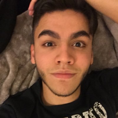 Soy una persona gamer que le gusta la good music,juego Fútbol,Clash of Clans,Clash Royale y hasta Boom Beach👌🏼😂 Me encanta jugar Call of Duty BlackOps1,234:)