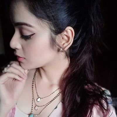 VidushiDixit2's profile picture. Raise your words, not your voice🔥
 कर्म की भूमी पर, किस्मत के फूल खिलते हैं,
नसीब अगर बुलंदी पर हो तो ही ब्राह्मण के घर जन्म मिलते हैं। #जय_श्री_राम 🙏