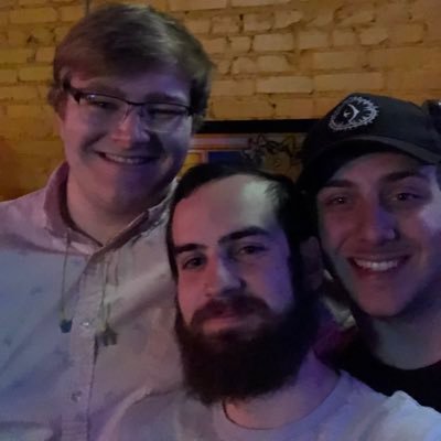 burnham_chase's profile picture. Armchair Linguist | Ich bin der Junge hinter Plattenspieler