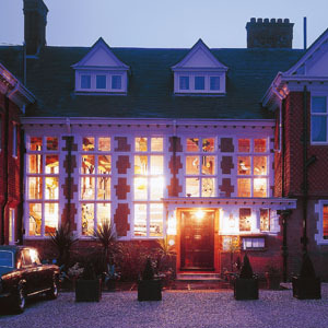 westoverhall's profile picture. 15 bed roomed Beach Boutique Hotel, 'New Forest-on-Sea' location, stunning panoramic sea views to the Isle of Wight, open to non residents for lunch and dinner.
