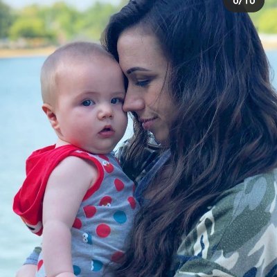 19. Love music, my family, animals and seeing people smile❤💜love Colleen Ballinger, Billie Eilish 😊 15/01/2020 Colleen liked my tweet 🙈🙈