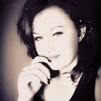 Tamara_Kidoy's profile picture. Hi! I'm from Norway, living in Romania, and I make art! 🎨🖌️❤️You can find me on YouTube under the same name ❤️