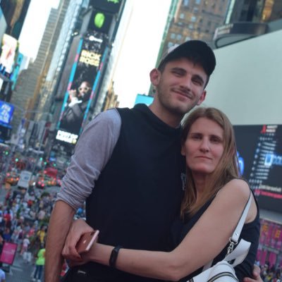 franbernala's profile picture. Festejar para sobrevivir 🎸