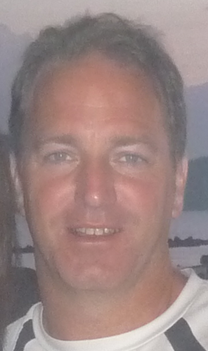 I'm a computer programmer and I love programming in general, creating websites and Delphi. For fun I love running, cycling, swimming and workouts.