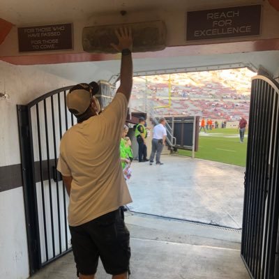 not i, but Christ. @Commanders and @HokiesFB Fan, Blessed with an amazing son and daughter. #HOKIES🦃#RaiseHail #Blessed🙌🏼 ❤️@jrm006❤️
