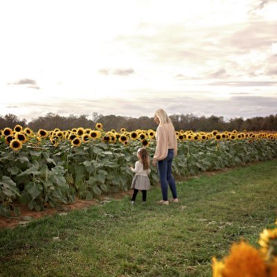 JenniferNpugli's profile picture. 