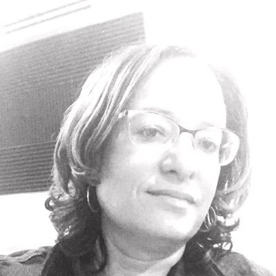 maestra de música comprometida con PR. Confiada en que todavía hay esperanza. No DM.