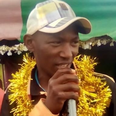 Izoowamatunda's profile picture. siogopi  kufikiria