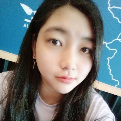 h7oysbTjEicrONA's profile picture. 