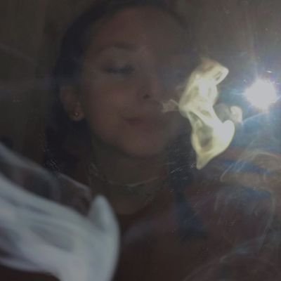 DeciancioEmily's profile picture. 😌👍