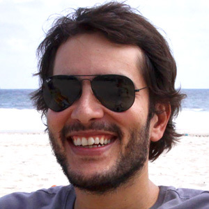 Terça às 22h30, quarta à meia noite, sábado à meia noite e meia e domingo, às 23h30