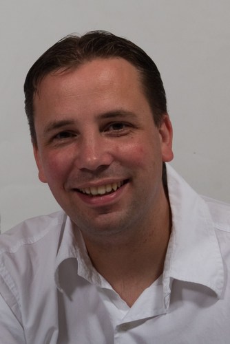 Project manager bij KSE, vader van Sterre en Milan, PSV, Bladella, Carnaval.