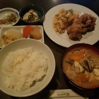 夜澤は毎日毎日営業中
徹底点検、席を減らして営業中でございます。

あ澤は不定期。営業の際はツイートします